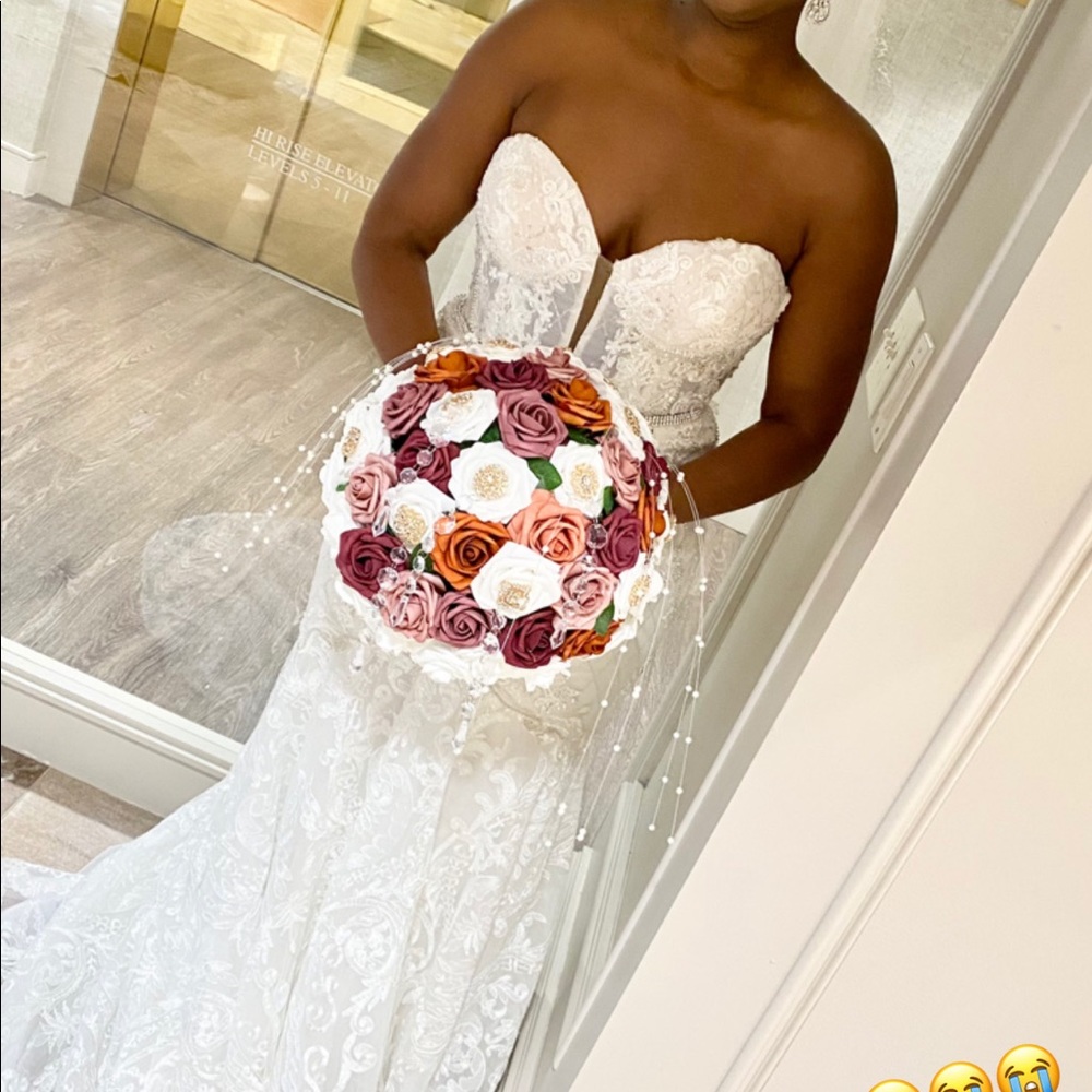 Wedding Dress - Picture 4 of 4